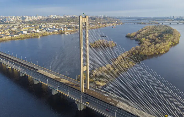 В Києві відкриють рух Південним мостом, але лише в одному напрямку