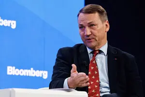 До нормального уровня возобновлены поставки американского оружия Украине через Жешуви-Ясенцы — Сикорский