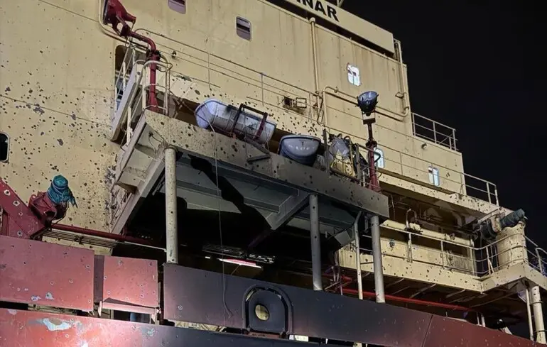 В портах Великої Одеси росіяни обстрілюють, передусім, судна з Євросоюзу: експерт зауважив, чиї борти вони оминають