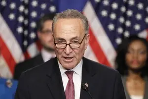 Лидер демократов в Сенате США поддержит законопроект республиканцев, чтобы избежать 