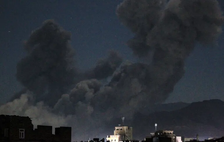 Дим над Саною в ніч на 16 березня