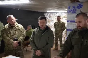 Зеленский посетил командный пункт