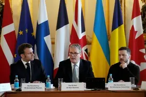 Зеленский, Макрон и Стармер провели переговоры перед саммитом 