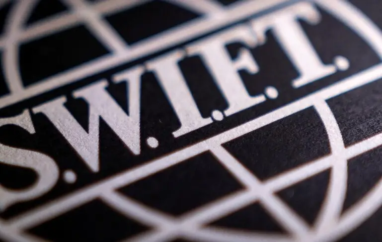 В ЕС напомнило, что США не могут подключить российские банки к SWIFT — Euractiv