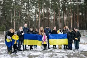 Эксперт призывает отменить требование о физическом присутствии законных представителей во время возвращении похищенных РФ детей