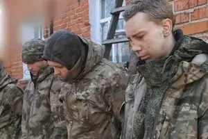 Украинские военные взяли в плен россиян в Курской области