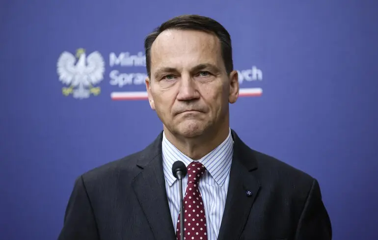 Найкращою гарантією безпеки України є хоробра і добре оснащена українська армія - Сікорський