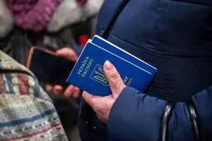 Украинским мужчинам за границей больше не нужно показывать физические военно-учетные документы для получения паспорта — Клименко