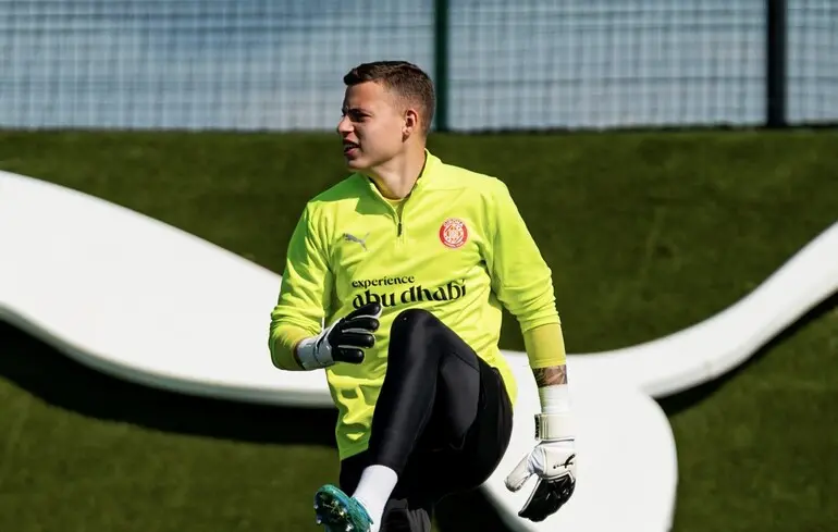 Владислав Крапивцов