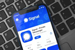 Команда Уолца создала минимум 20 чатов в Signal для обсуждения глобальных кризисных ситуаций — Politico