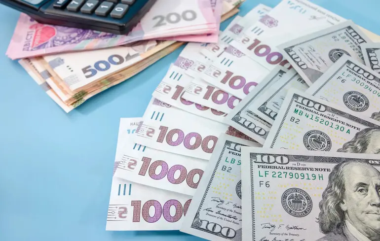 Борги за мікрокредитами в Україні зросли майже у два рази