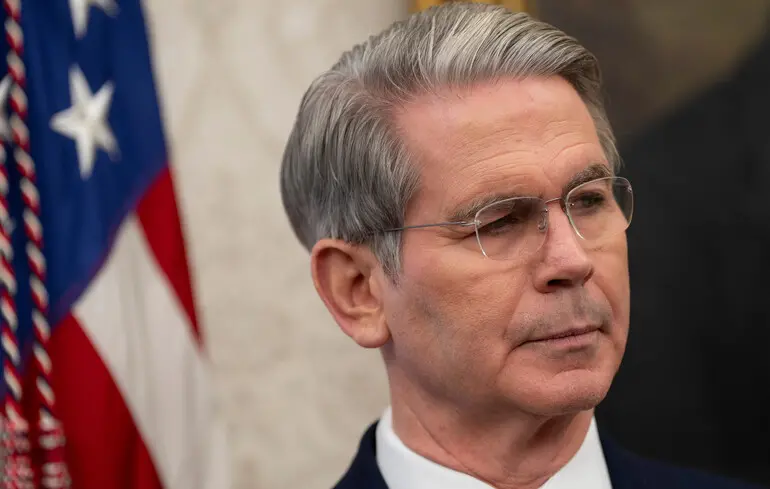 Знов за рибу гроші: у США вкотре згадали суперечку в Овальному кабінеті та звинуватили Зеленського у непідписанні угоди про копалини