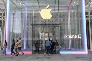 Apple втратила статус найдорожчої компанії світу через мита Трампа