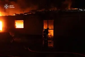 Дрони масовано атакували Київ: троє людей постраждали 