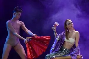 У Києві відбулася прем’єра вистави «П’ять пісень Полісся»: містичний перформанс на підтримку захисників та збереження Малої опери (фото)