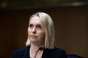 Посол США в Україні йде у відставку – CBS News