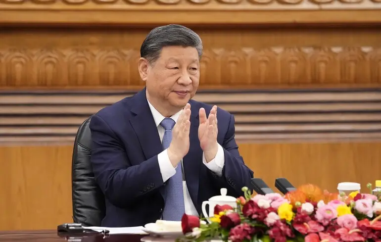 Си Цзиньпин проведет в Китае саммит с главами Еврокомиссии и Евросовета на фоне тарифной войны с Трампом — СМИ