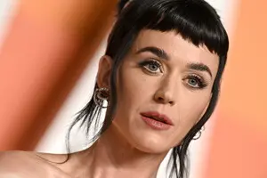 Кэти Перри вместе с учеными, журналисткой и кинопродюсером полетит в космос