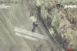 Украинский дрон уклонился от ракет и поразил вражеский ЗРК: СБС опубликовали видео драматической дуэли