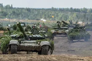 Россияне применяют новую тактику, чтобы во время механизированных атак обезопасить свои танки: кто прокладывает им дорогу