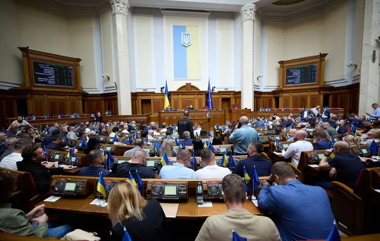 Рада продовжила воєнний стан та загальну мобілізацію ще на 90 днів