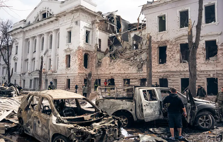 Військовий 117-ї бригади підтвердив, що вони перебували в укритті під час ракетного удару Росії по Сумському державному університеті — WP