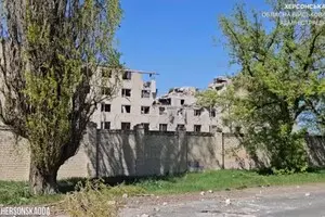 Росія завдала авіаційних та артилерійських ударів по Херсону: загинув чоловік, ще п'ятеро людей постраждали 