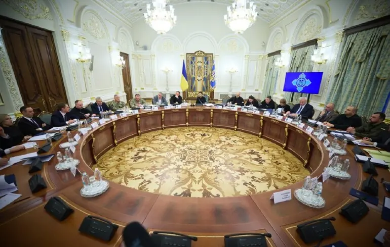 Зеленський ввів нові санкції проти росіян та деяких компаній з Китаю
