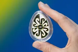 Нацбанк вперше випустив пам’ятну монету у формі великодньої писанки