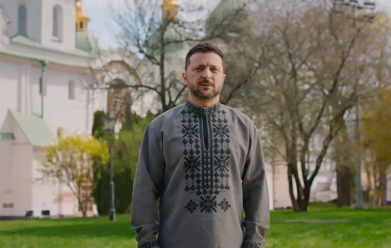 “Рано чи пізно, але неодмінно зло відступить і життя переможе” — Зеленський привітав українців із Великоднем
