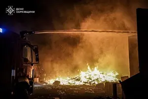 Из-за дроновой атаки в Харькове раздались взрывы и вспыхнули пожары: есть несколько прилетов по предприятию - Терехов