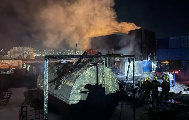 В Новороссийске раздались взрывы: на нефтебазе вспыхнул масштабный пожар