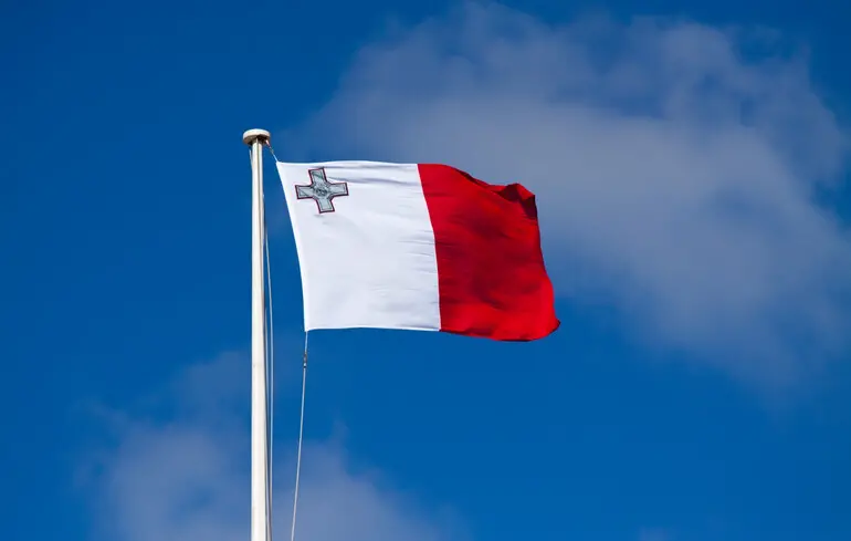 Європейський суд зобовʼязав Мальту припинити програму 