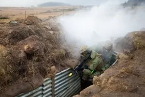 Европе будет сложно собрать даже 25 тысяч военных для отправки в Украину — The Times