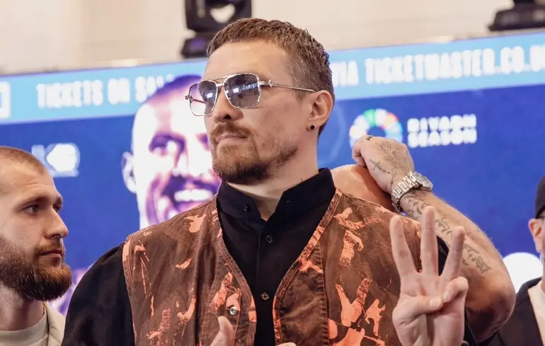 Александр Усик