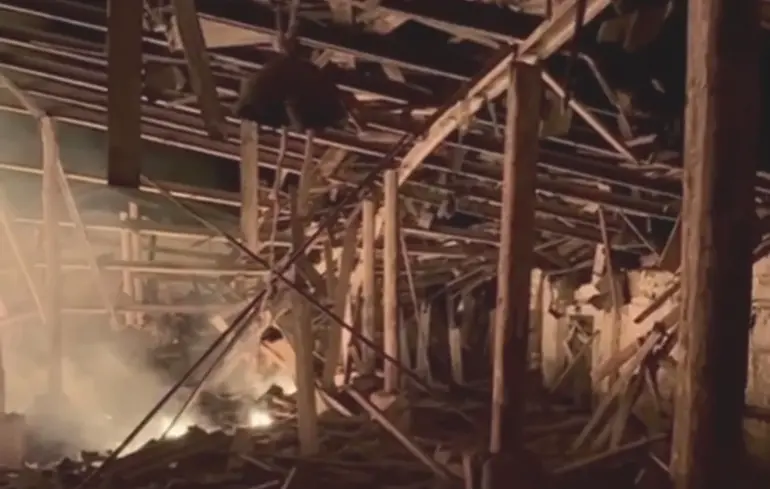 Росіяни атакували дронами промислові підприємства поблизу Сум, там спалахнули пожежі - мерія