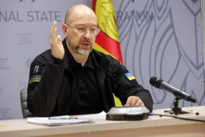 Шмыгаль внес в декларацию Range Rover жены после расследования