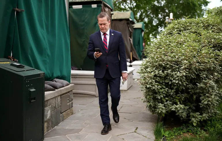 У него не было шансов: у The Atlantic объяснили, почему Уолтц долго не продержался в команде Трампа