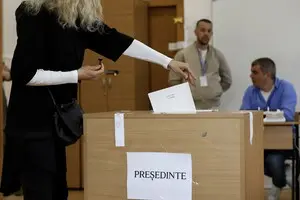 В Румынии начались повторные президентские выборы: в опросах лидирует противник помощи Украине