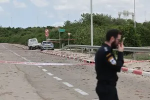 Хуситы ударили ракетой возле главного аэропорта Израиля