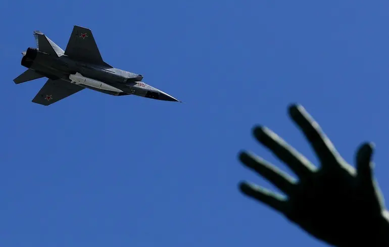 ВСУ показали военного, который впервые в мире сбил гиперзвуковую российскую ракету 