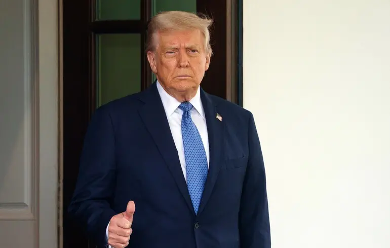 Заговор других стран против киноиндустрии и угроза нацбезопасности: Трамп решил ввести 100% пошлины на иностранные фильмы