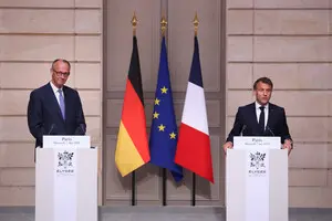 Макрон: Франція та Німеччина перебувають у тісному контакті, працюючи над досягненням 30-денного перемир’я в Україні