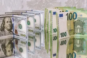 Украина не исключает отказ от доллара и переход на евро — Пышный