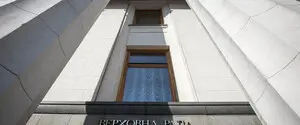 Зарплаты госслужащих аппарата ВРУ - это вершина олимпа: как парламент схитрил с оплатой труда