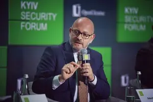 ЄС потрібен оборонний союз, який буде опиратися вуличному рекету США та агресії Росії — євродепутат Канєв