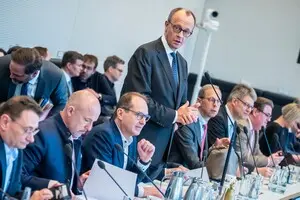 Мерц: Есть большая вероятность, что в эти выходные в Украине договорятся о прекращении огня