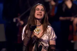 Jerry Heil повернулася на сцену