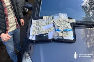 На Прикарпатье правоохранитель продавал данные из закрытых реестров