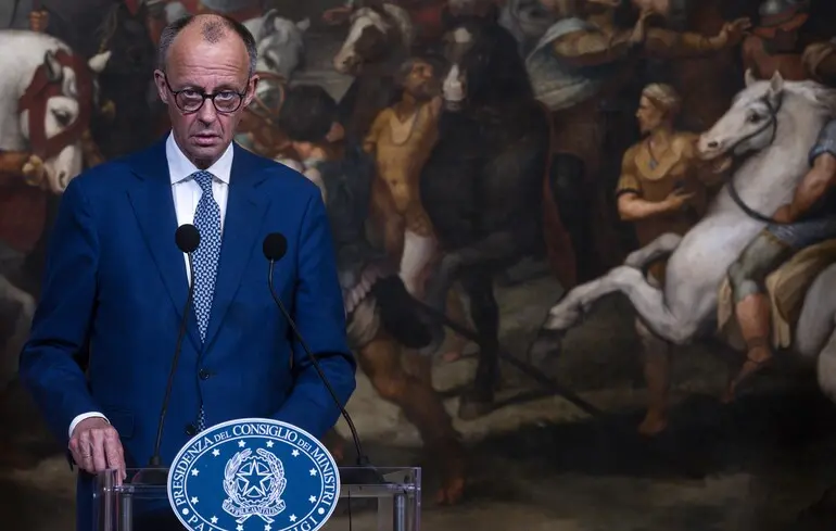 Мерц намагається помирити Макрона та Мелоні, які посварилися через Україну – FT